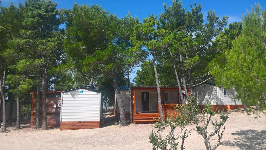 Mobile Home Navis Starigrad Paklenica Exterior foto